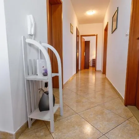 Family Friendly House With A Swimming Pool Milna, Brac - 24609 Vikendica *